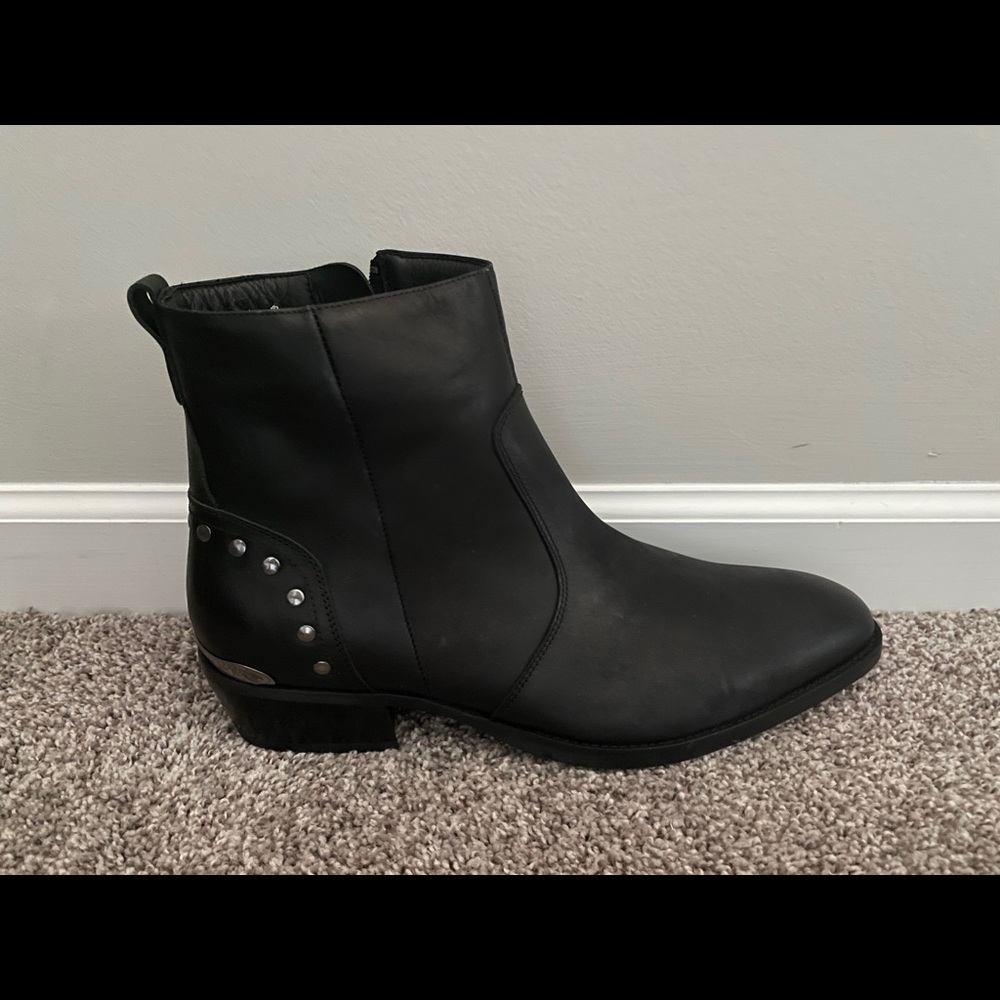 Steve Madden Bono Black Leather Boots